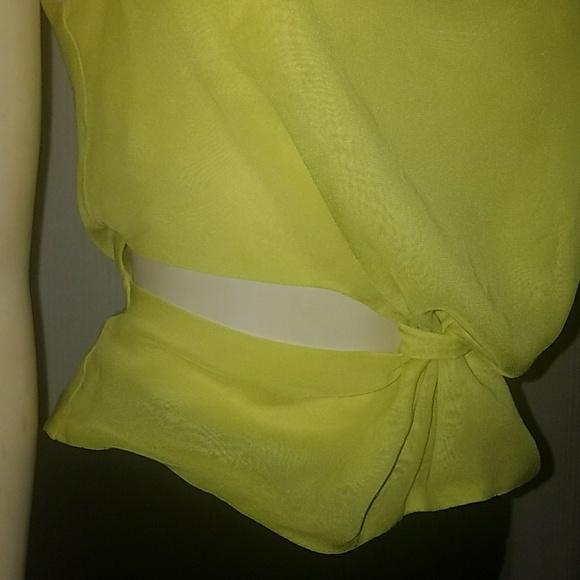 Charteuse colored cut out top - Picture 2 of 7